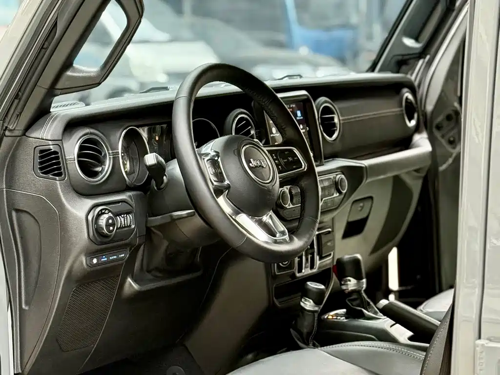 Jeep Wrangler PHEV 2022 — фото 13