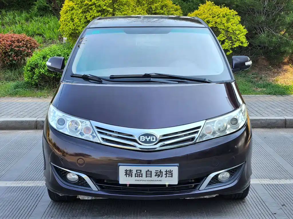 BYD M6 2013 — фото 1