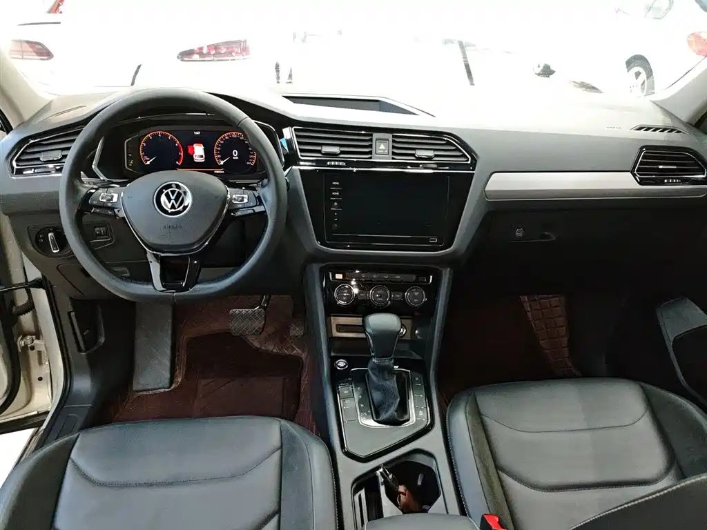 Volkswagen Tiguan L 2021 — фото 10