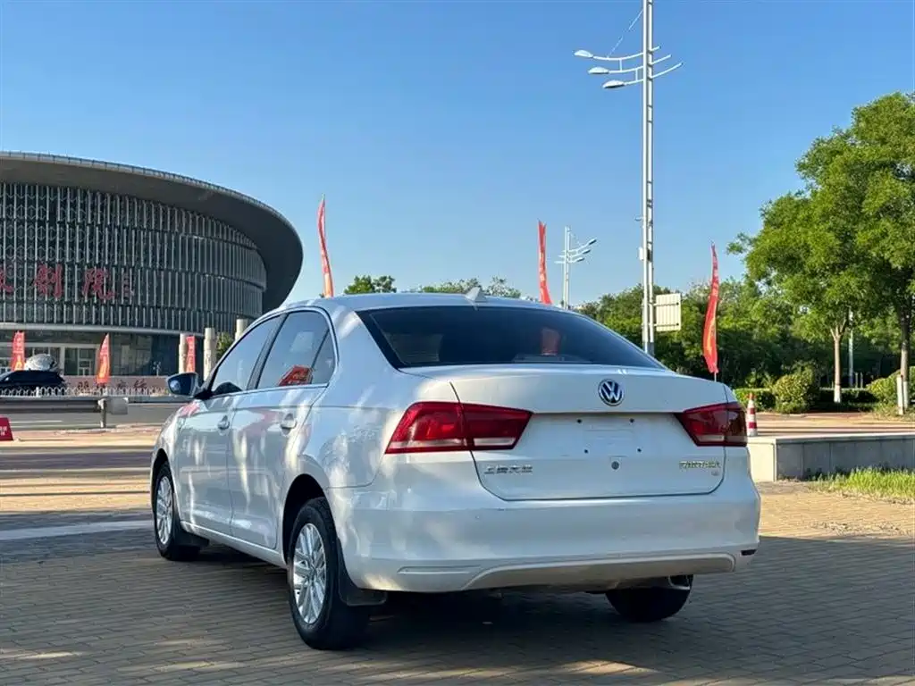 Volkswagen Santana 2014 — фото 6