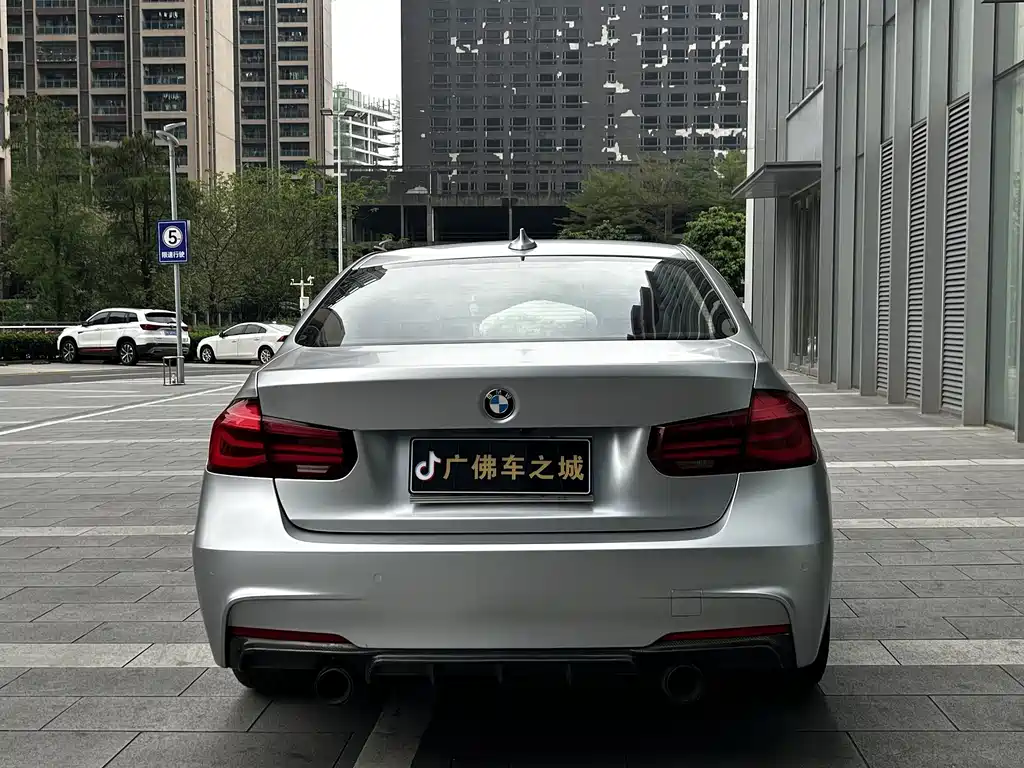 BMW 3 Series 2018 — фото 6
