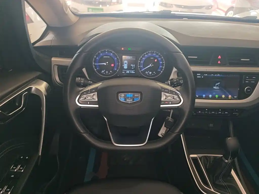 Geely Vision X3 2020 — фото 11