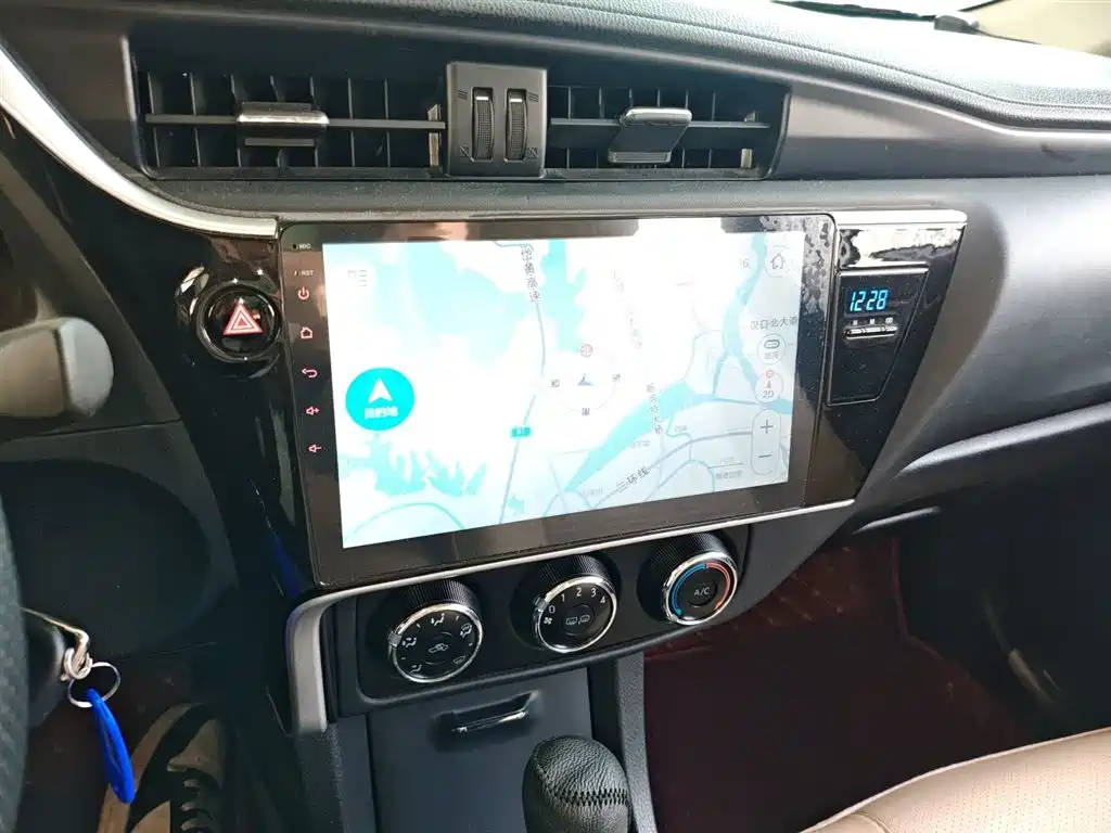 Toyota Corolla 2018 — фото 13