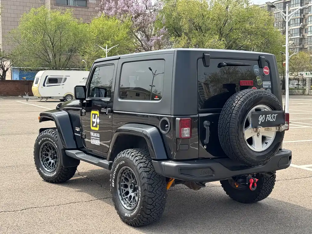 Jeep Wrangler 2010 — фото 6