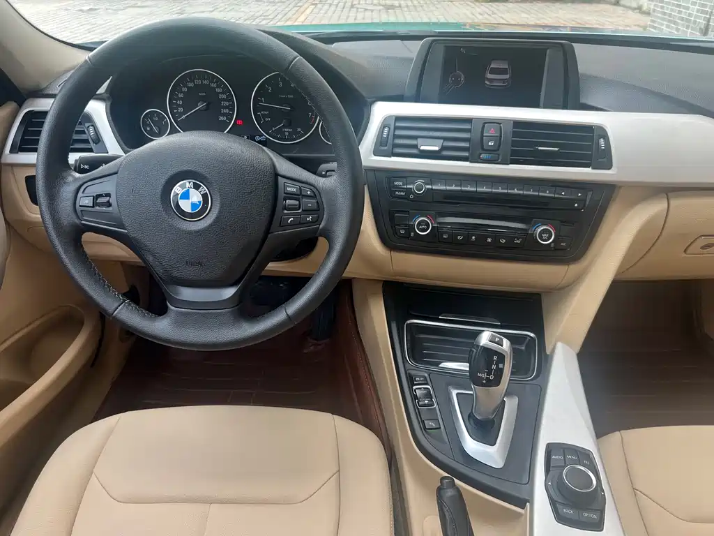 BMW 3 Series 2015 — фото 17
