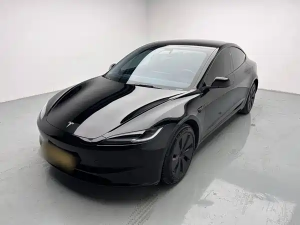 Tesla Model 3 2024