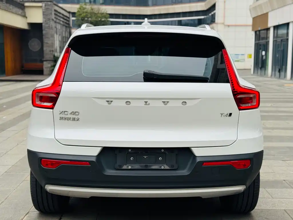 Volvo XC40 2021 — фото 7