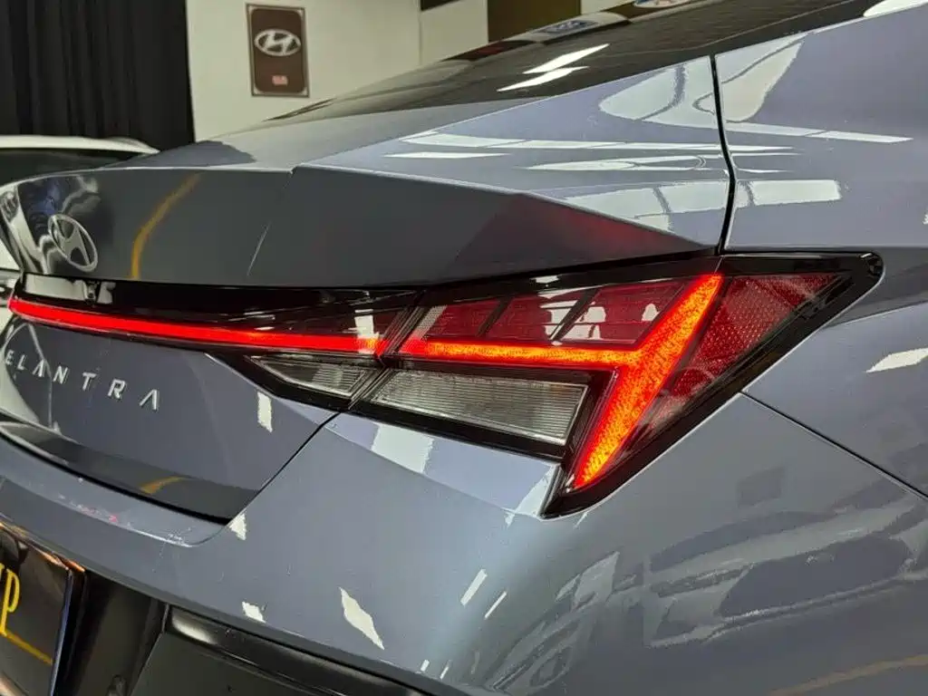 Hyundai Elantra 2023 — фото 20