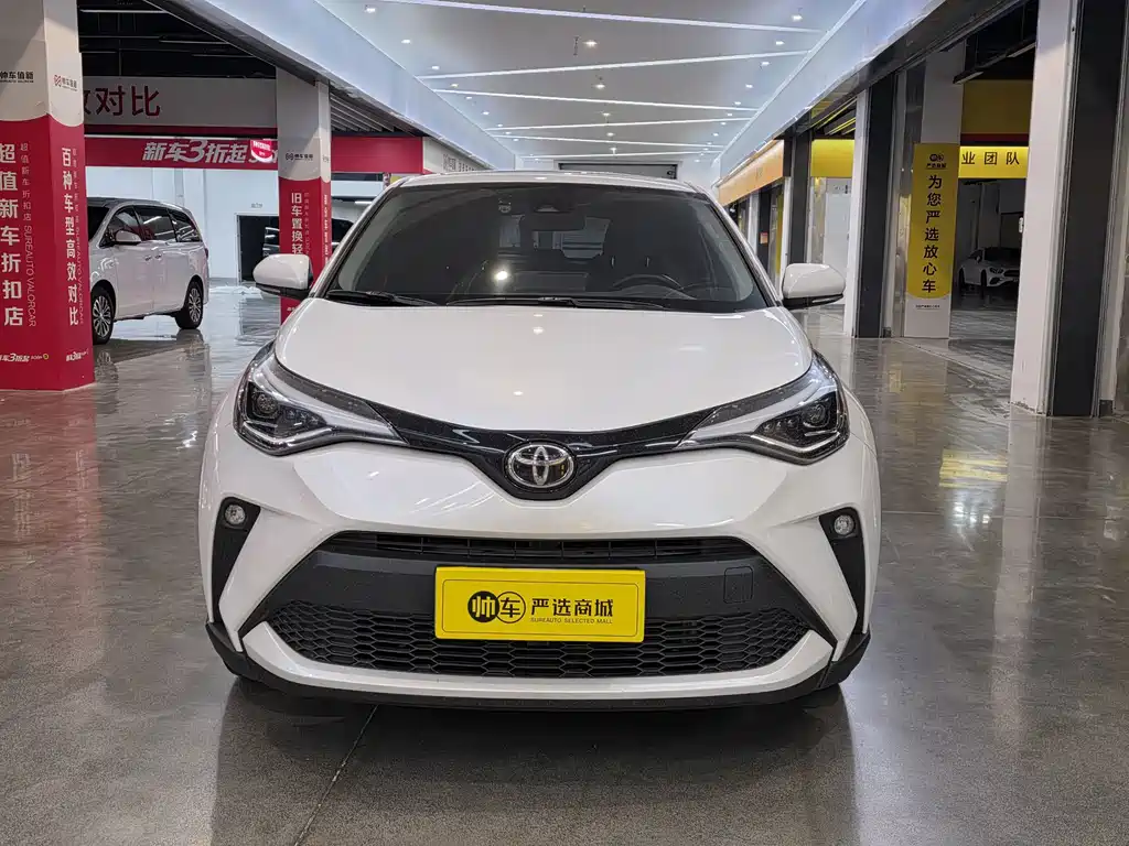 Toyota C-HR 2022 — фото 2