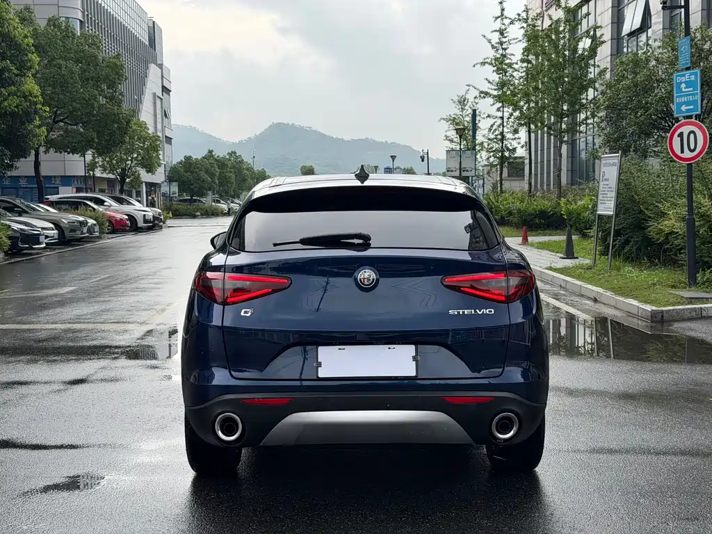 Alfa Romeo Stelvio 2019