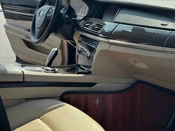 BMW 7 Series 2011