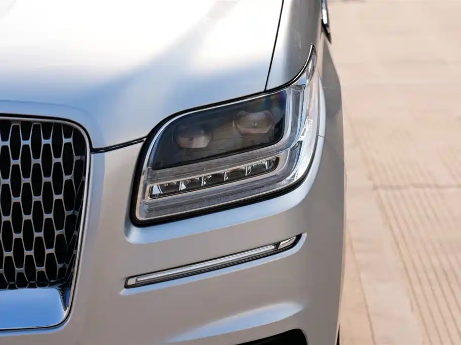 Lincoln Navigator 2021 — фото 21