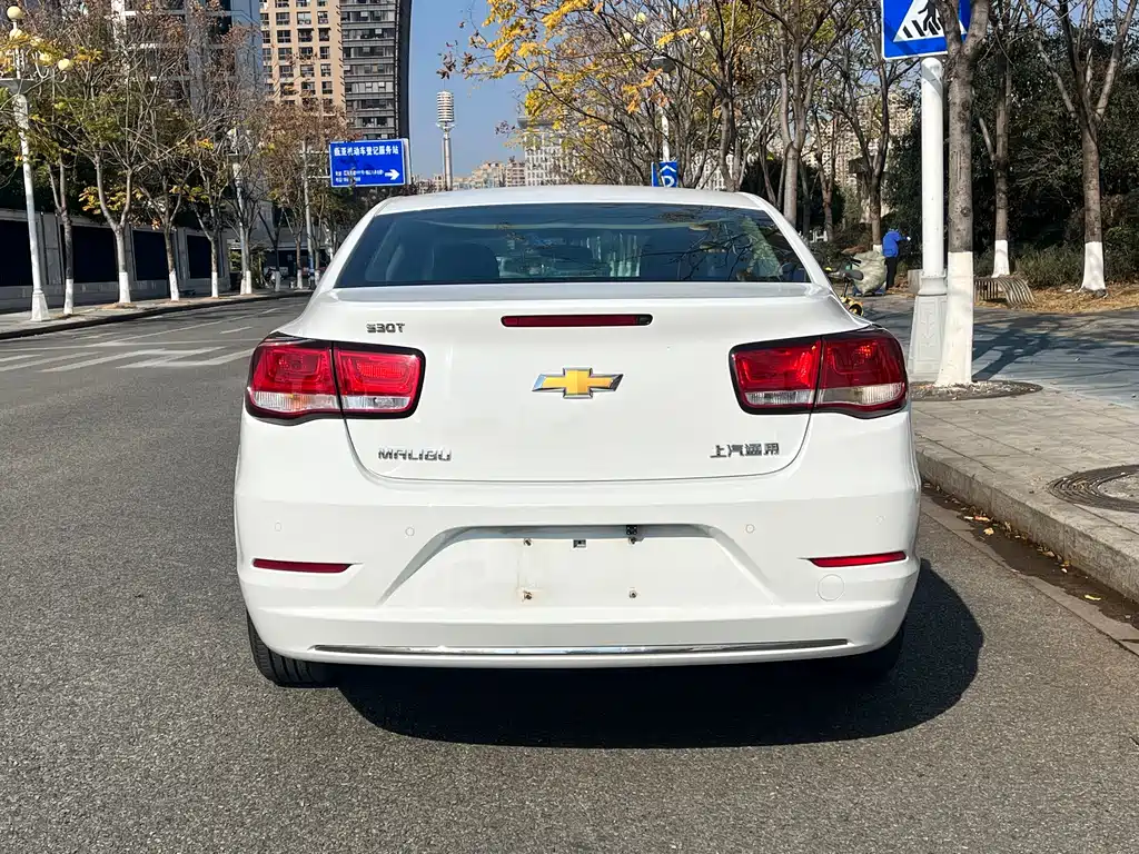 Chevrolet Malibu 2018 — фото 11