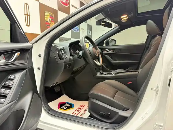 Mazda CX-4 2023