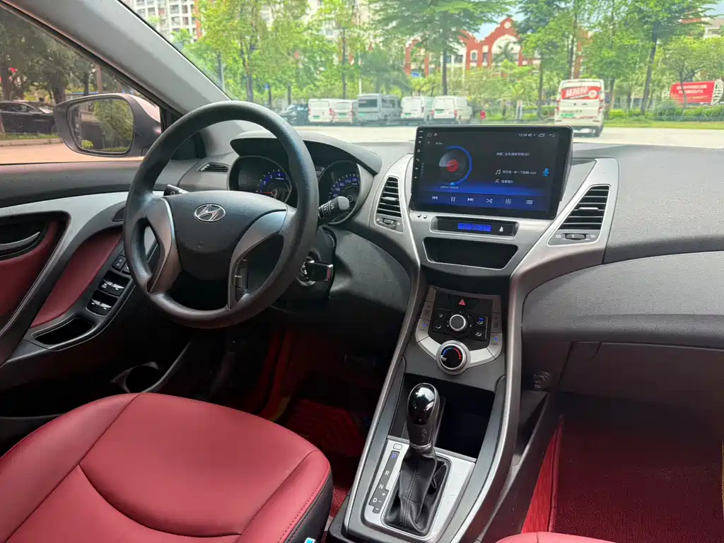 Hyundai Elantra Langdong 2015 — фото 12