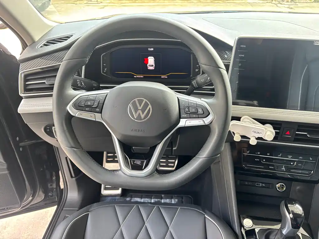 Volkswagen Tiguan L 2024 — фото 8