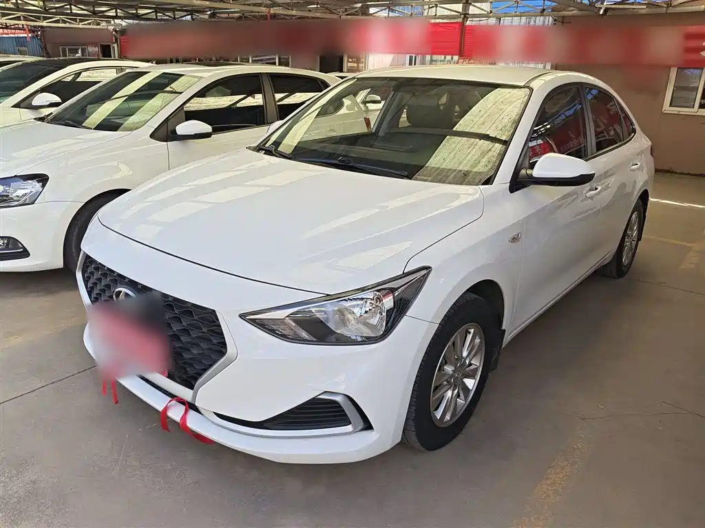 Hyundai Elantra 2020 — фото 1