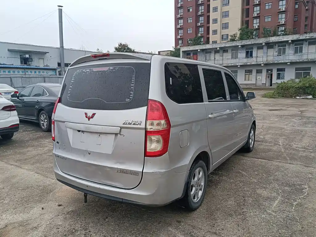 Wuling Hongguang 2013 — фото 16