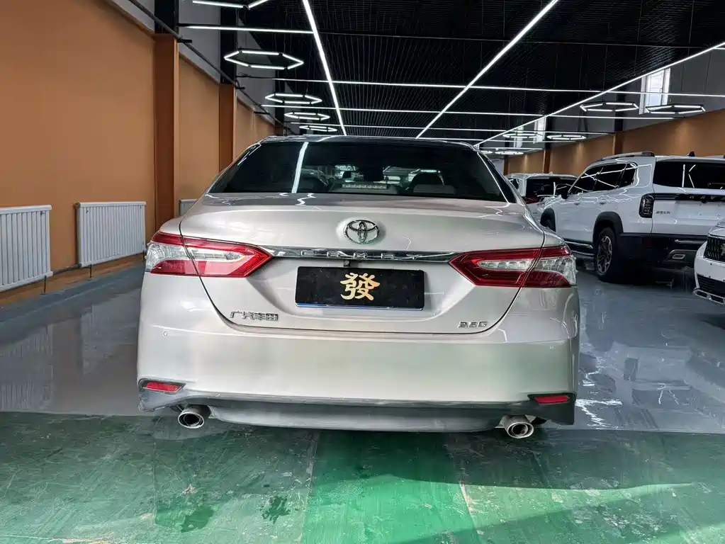 Toyota Camry 2019 — фото 4
