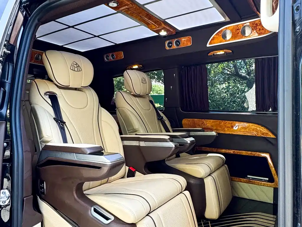 Mercedes-Benz Vito 2023 — фото 13