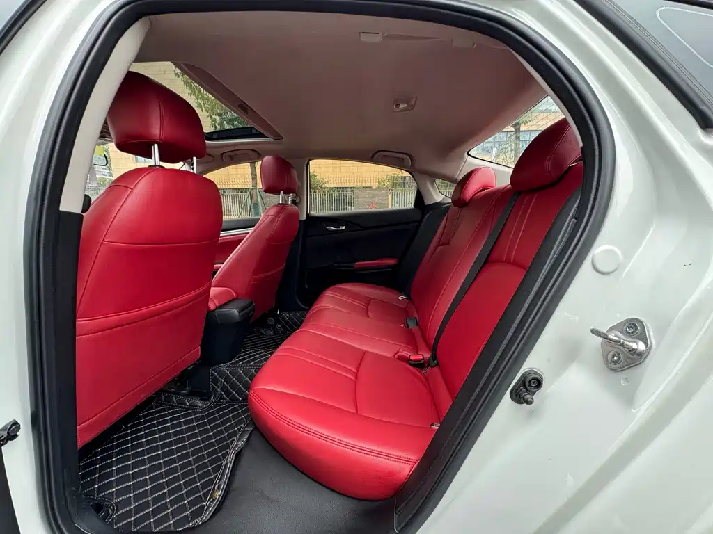 Honda Civic 2019 — фото 13