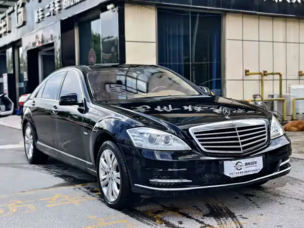 Mercedes-Benz S-Class 2011