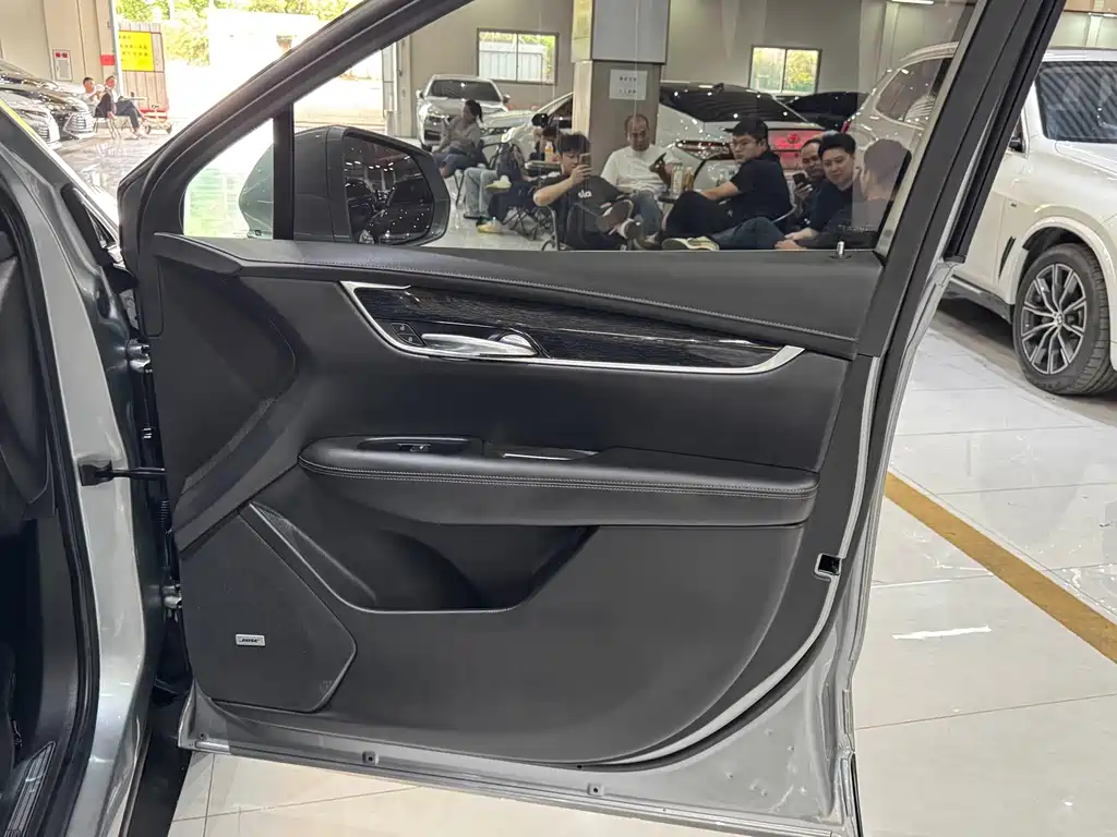 Cadillac XT5 2023 — фото 19