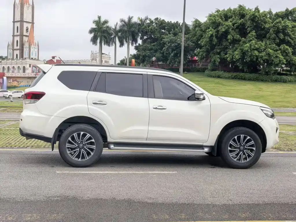 Nissan Terra 2018 — фото 11