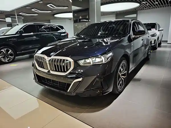 BMW i5 2024