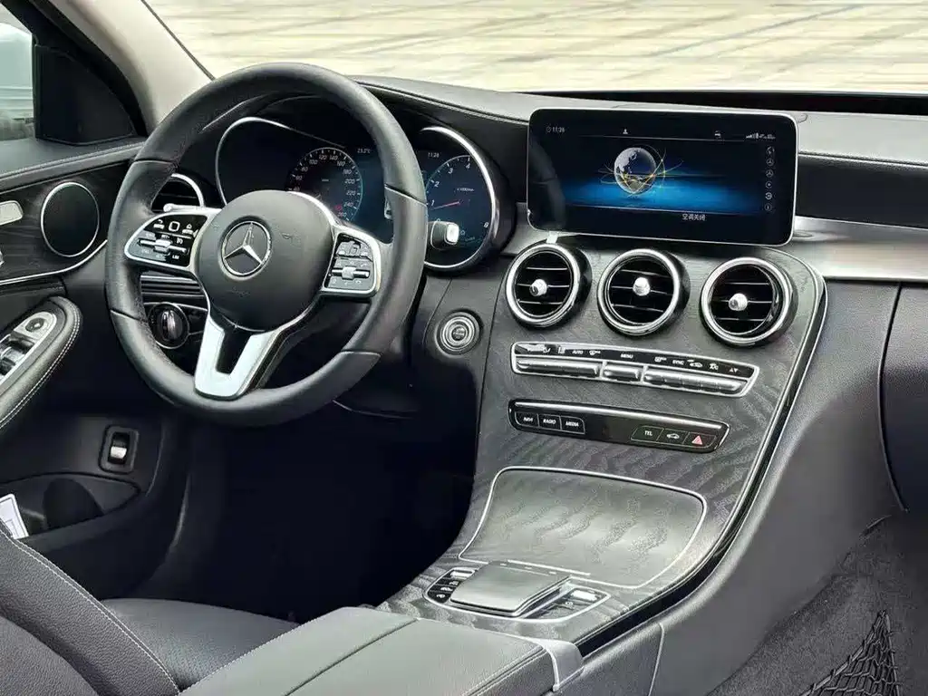 Mercedes-Benz C-Class 2019 — фото 4