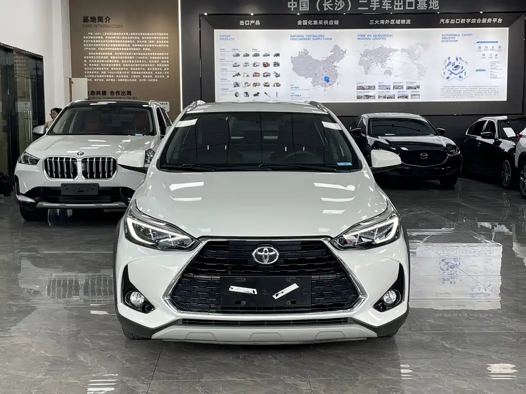 Toyota Yaris L 2022 — фото 2