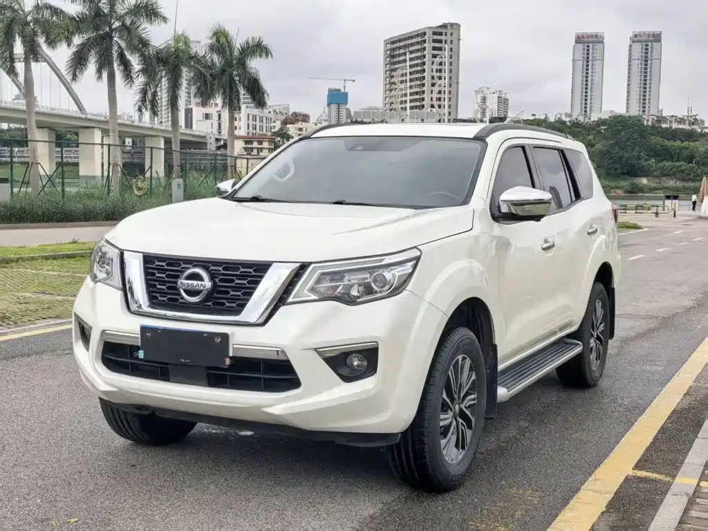 Nissan Terra 2018 — фото 1