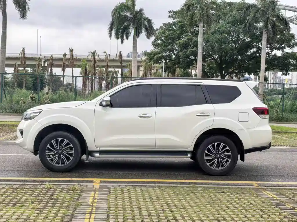 Nissan Terra 2018 — фото 10