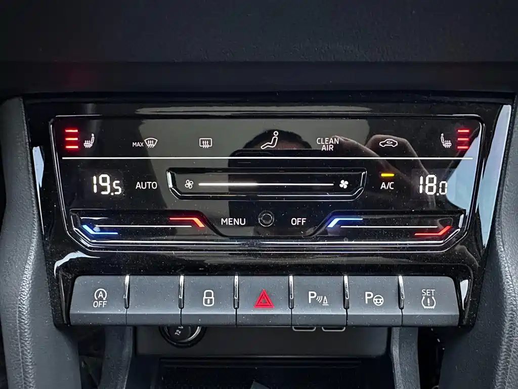 Skoda Karoq 2025 — фото 10