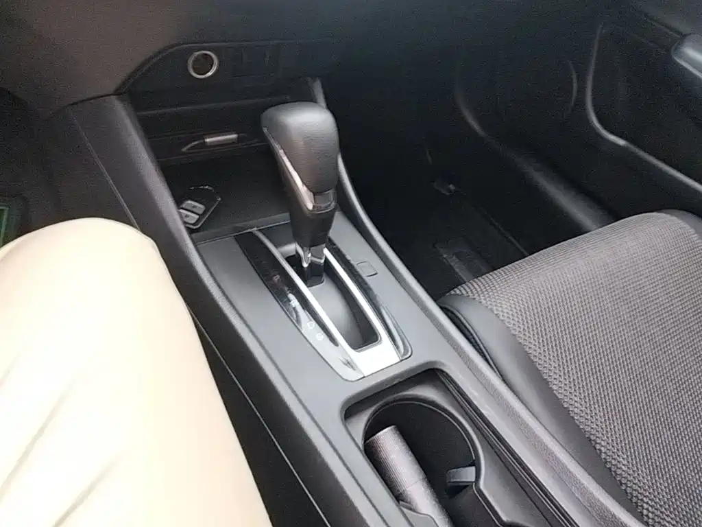 Honda Jade 2018 — фото 14