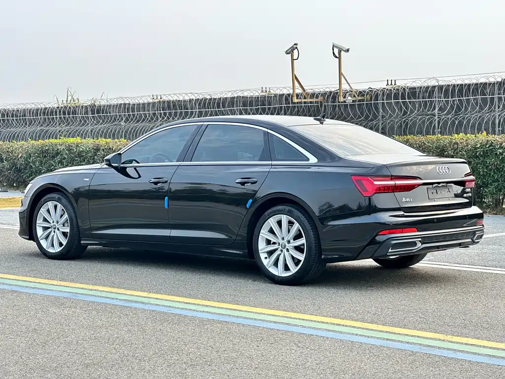 Audi A6L 2022 — фото 4