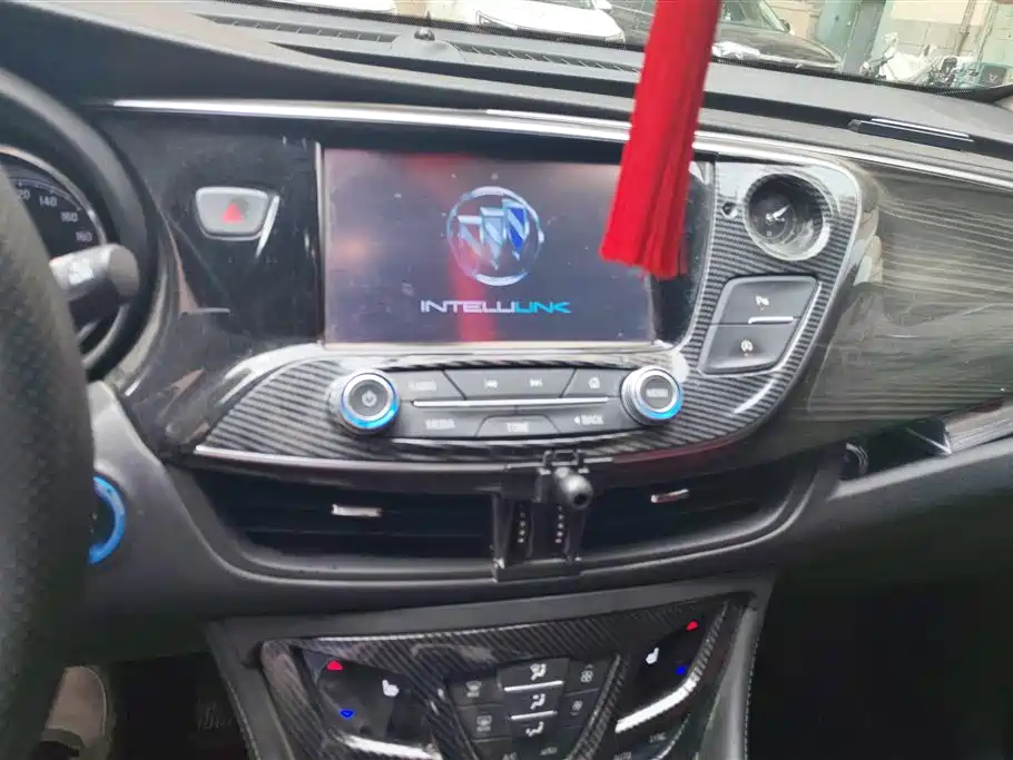 Buick Envision Plus 2018 — фото 13