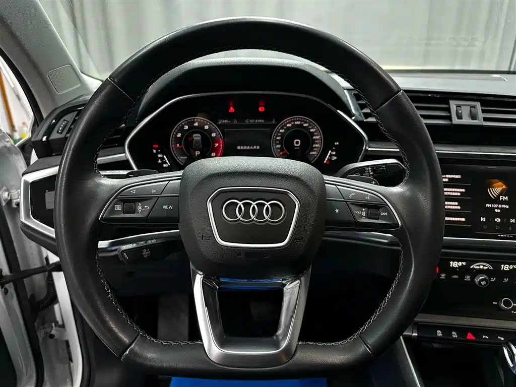 Audi Q3 2022 — фото 13