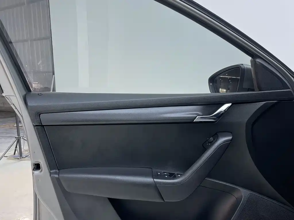 Skoda Octavia 2022 — фото 18