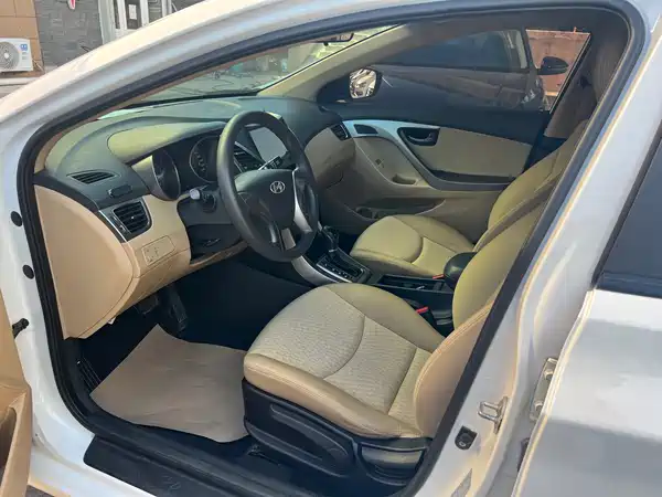 Hyundai Elantra Langdong 2014