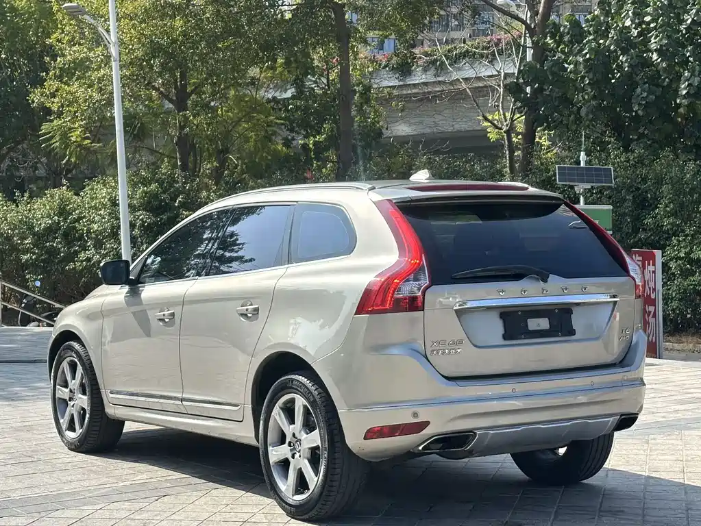 Volvo XC60 2014 — фото 4