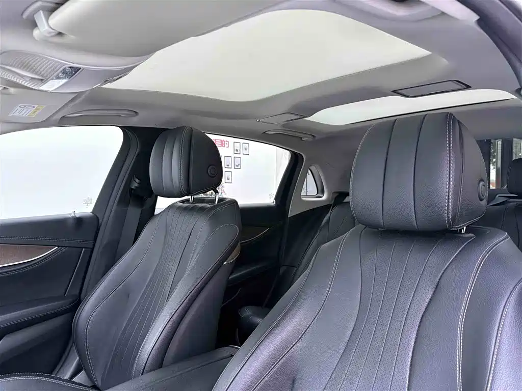 Mercedes-Benz E-Class 2021 — фото 26