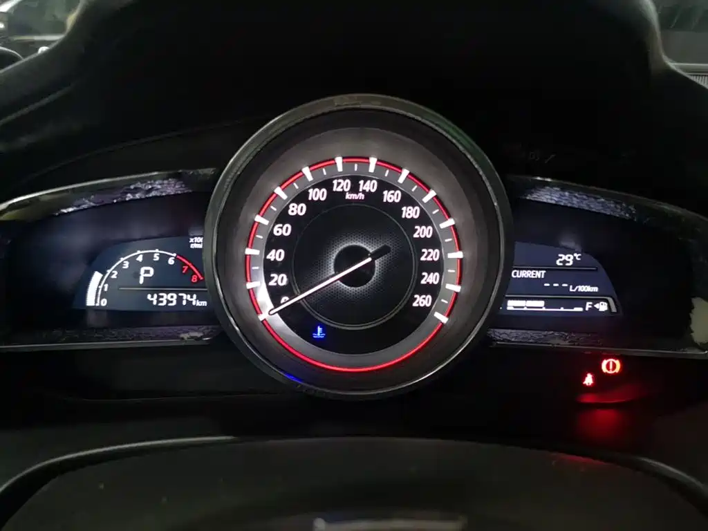 Mazda 3 Axela 2016 — фото 12