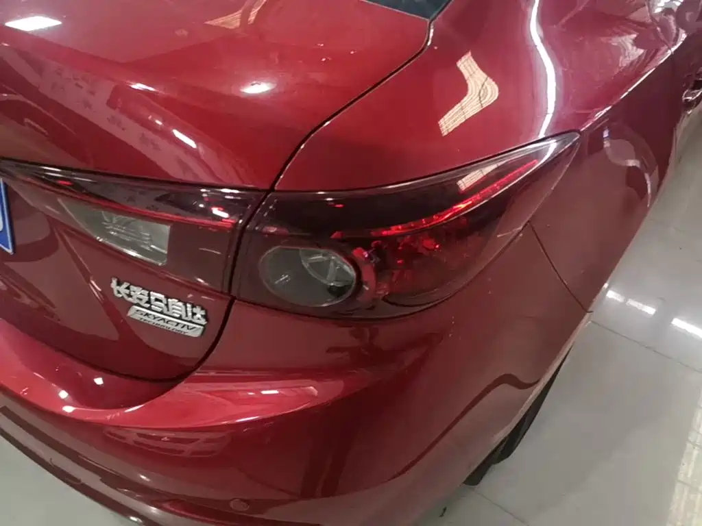 Mazda 3 Axela 2016 — фото 8