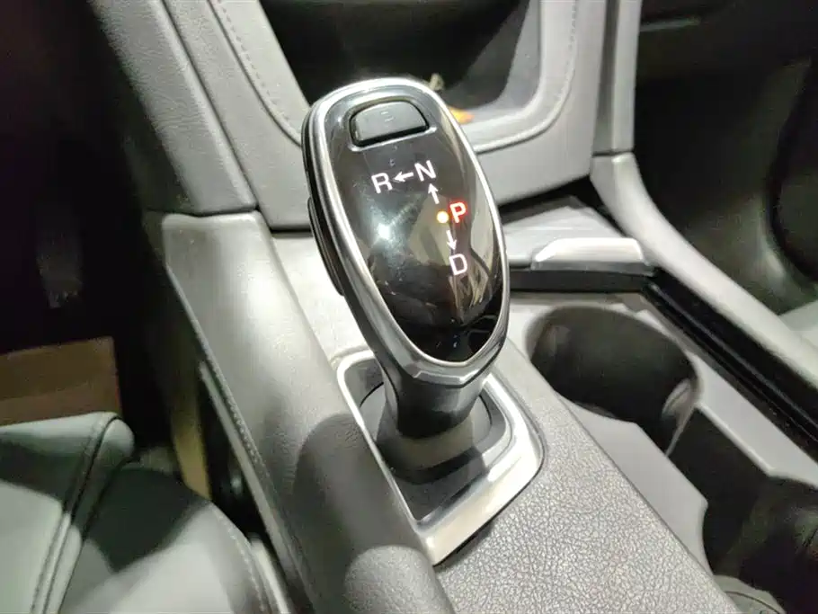 Cadillac XT5 2018 — фото 16