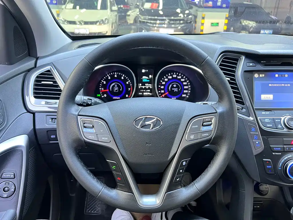 Hyundai Santa Fe 2015 — фото 5