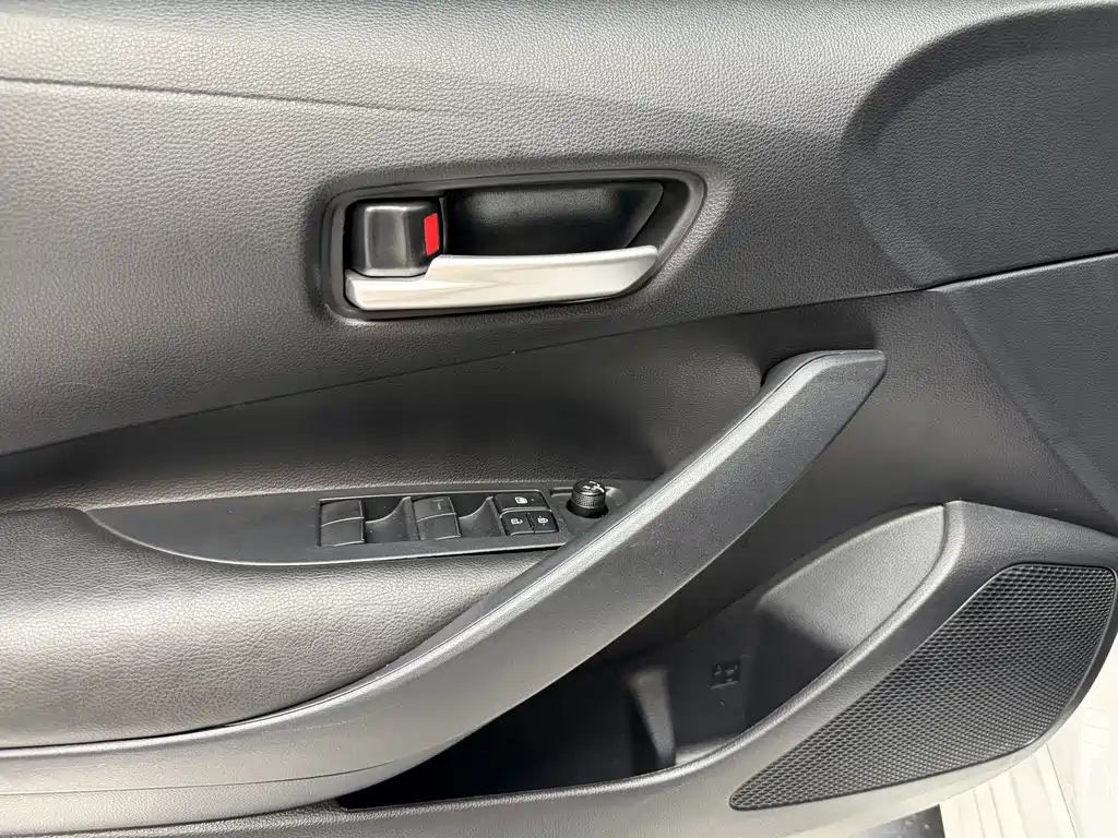 Toyota Corolla 2023 — фото 12