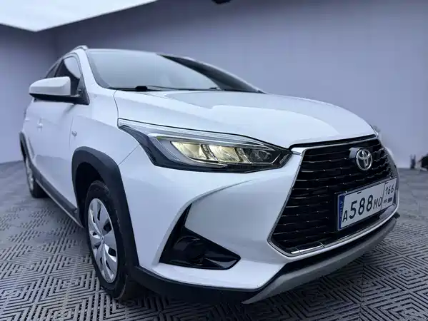 Toyota Yaris L 2022
