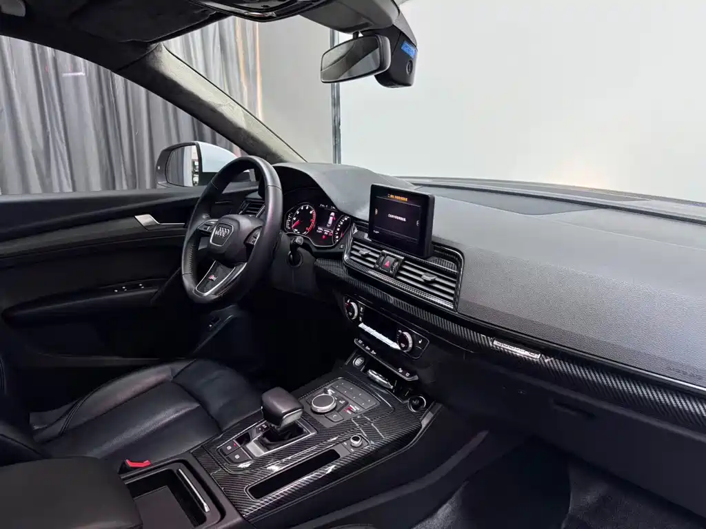 Audi Q5L 2018 — фото 12