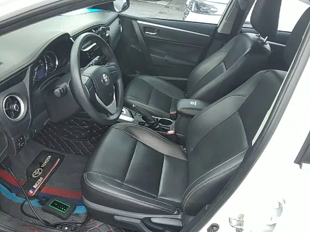 Toyota Corolla 2018 — фото 15